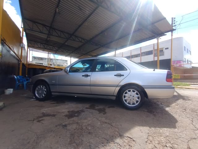 MERCEDES-BENZ C180 - Imagem 3