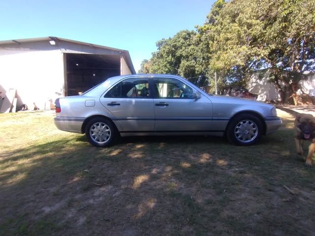 MERCEDES-BENZ C180 - Imagem 4