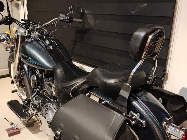 HARLEY-DAVIDSON SOFTAIL DELUXE FLSTN - Imagem 4