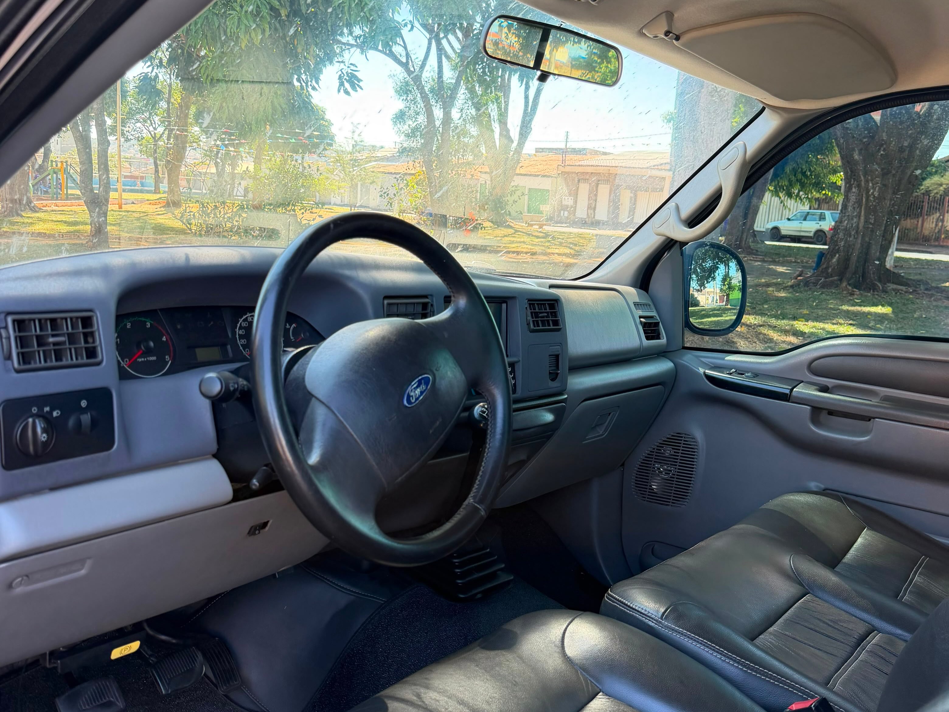 FORD F-250 XLT - Imagem 8
