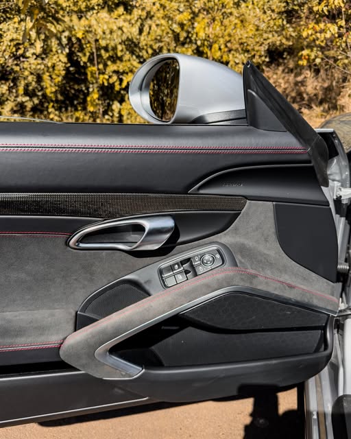 PORSCHE 718 BOXSTER GTS - Imagem 8