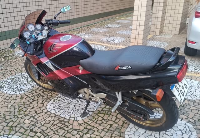 HONDA CBR 450 SR - Imagem 3