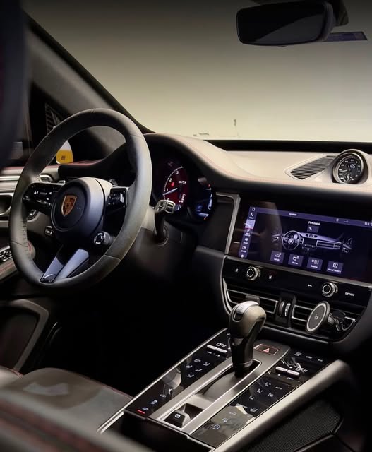 PORSCHE MACAN GTS - Imagem 4
