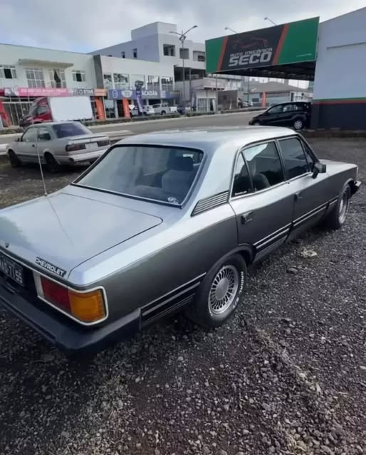 CHEVROLET OPALA DIPLOMATA 4.1 250/S - Imagem 3