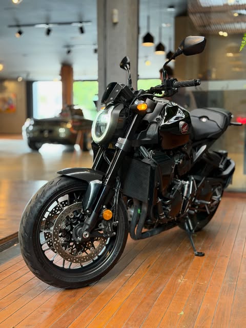 HONDA CB1000 BLACK EDITION - Imagem 2