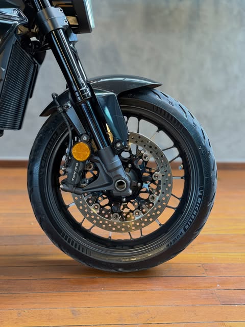 HONDA CB1000 BLACK EDITION - Imagem 5