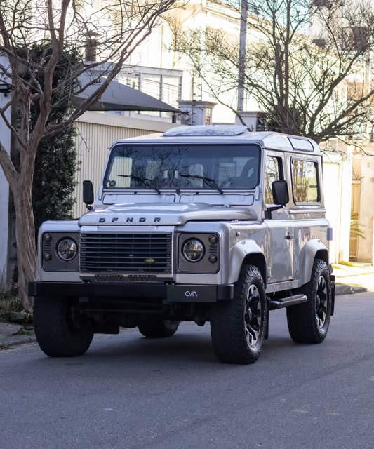 LAND ROVER DEFENDER 90 CSW - Imagem 2