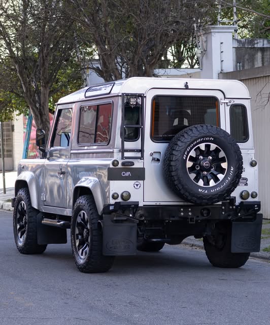 LAND ROVER DEFENDER 90 CSW - Imagem 4