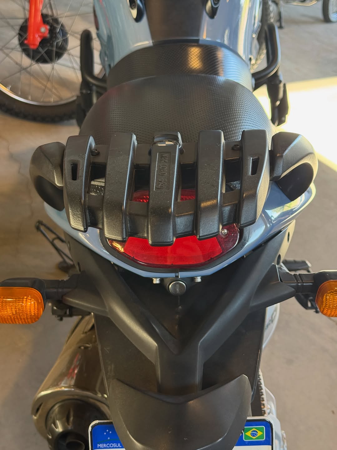 BMW F 650 CS - Imagem 12