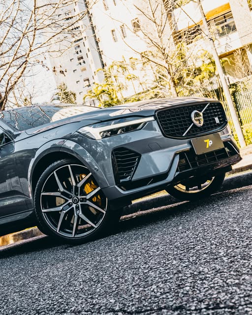 VOLVO XC-60 T8 POLESTAR ENGINEERED - Imagem 2