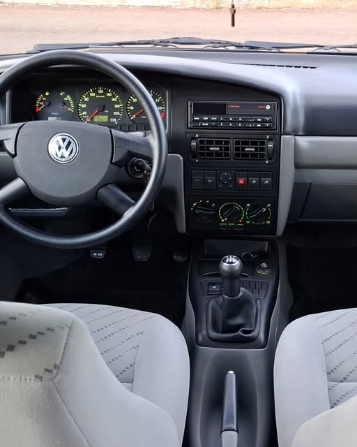 VOLKSWAGEN SANTANA COMFORTLINE - Imagem 8
