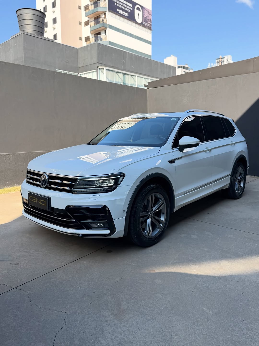 VOLKSWAGEN TIGUAN R-LINE - Imagem 2