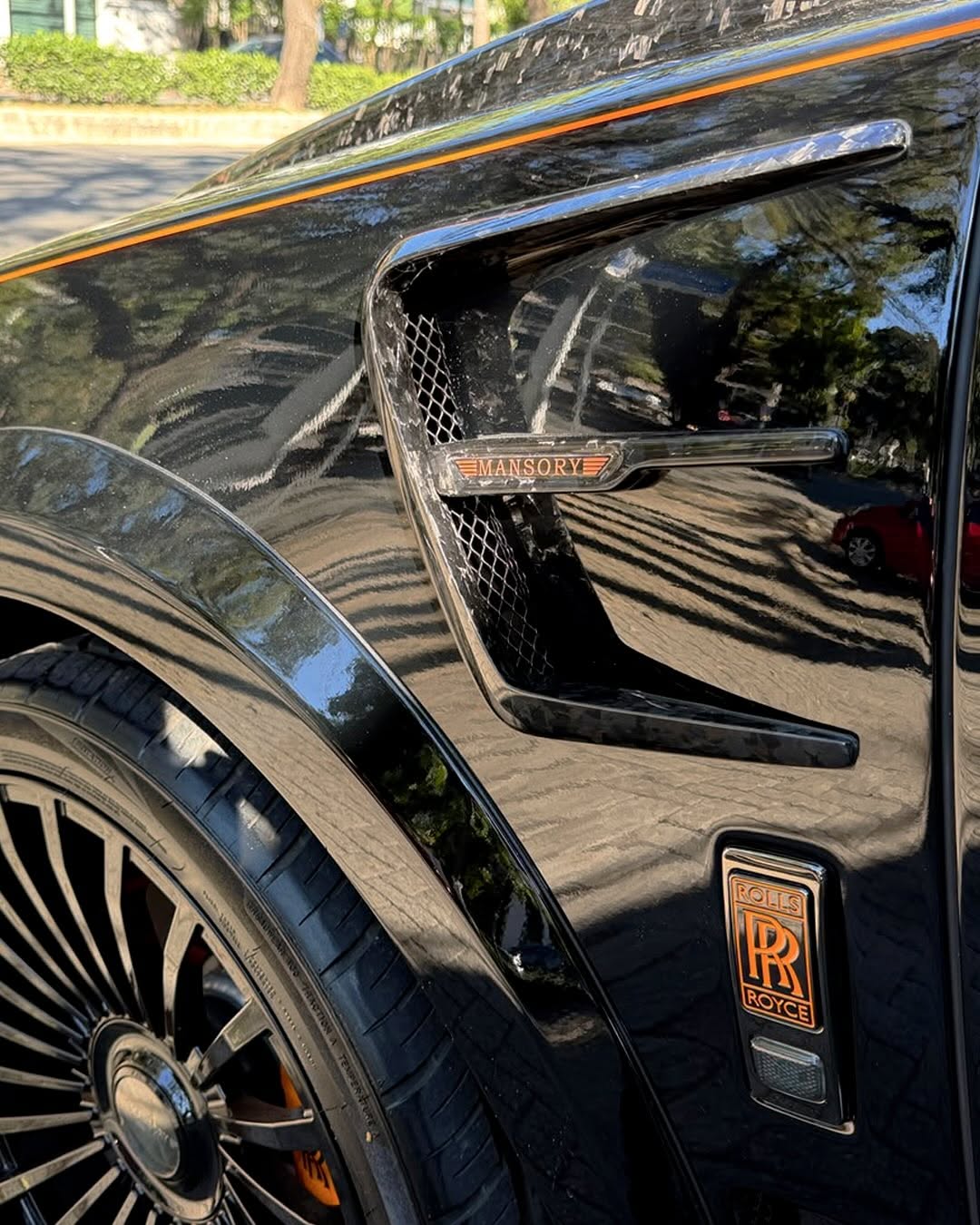 ROLLS-ROYCE CULLINAN MANSORY - Imagem 11