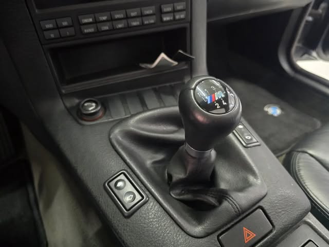 BMW 325I - Imagem 10