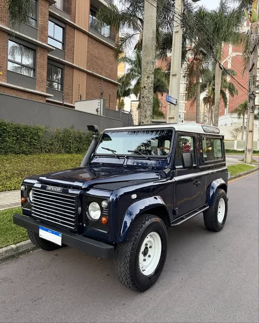 LAND ROVER DEFENDER - Imagem 1