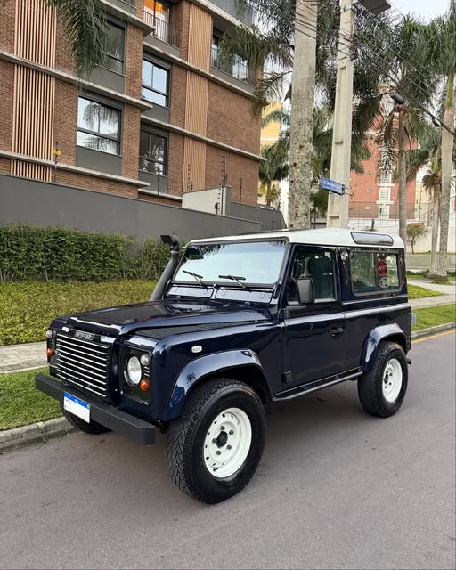 LAND ROVER DEFENDER - Imagem 2