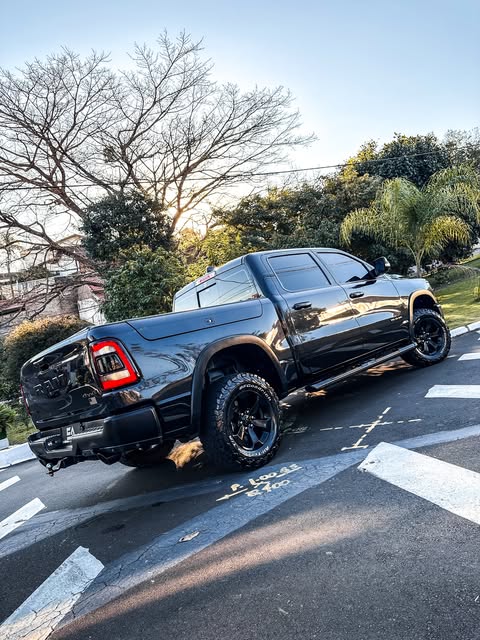 RAM 1500 REBEL - Imagem 13