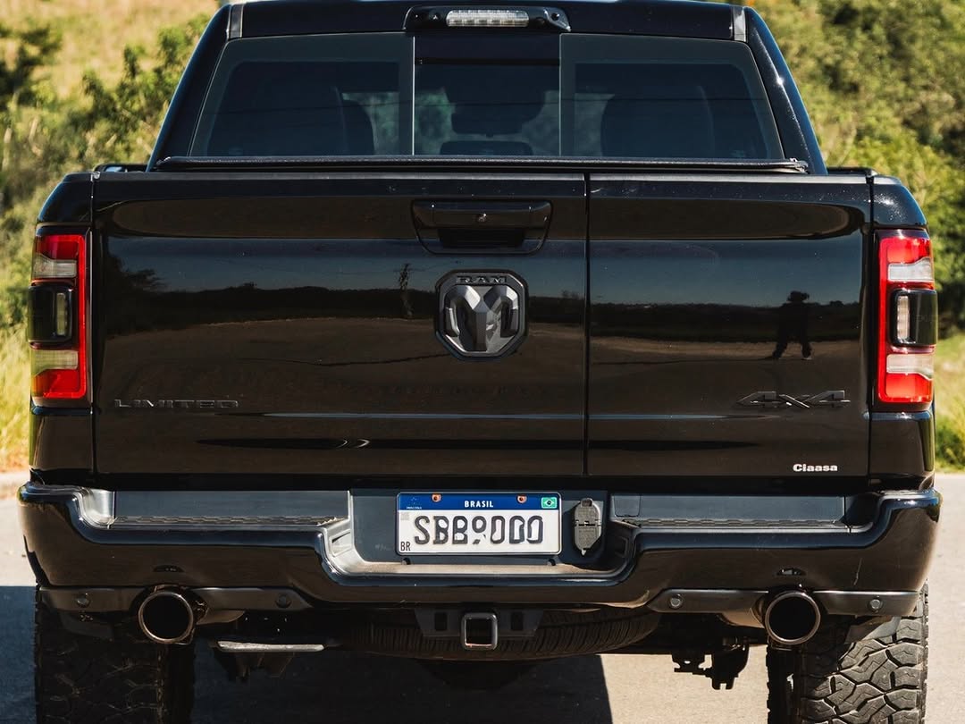 RAM 1500 LIMITED NIGHT EDITION - Imagem 2