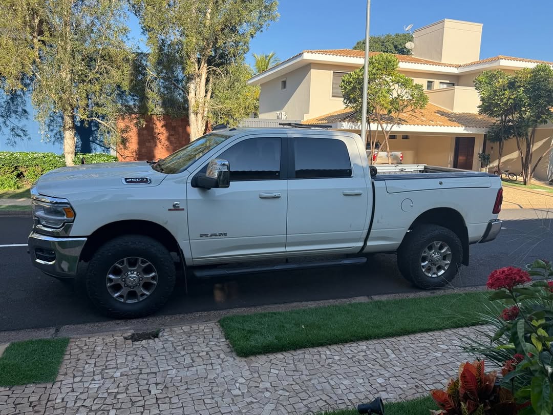 RAM 2500 LARAMIE - Imagem 3