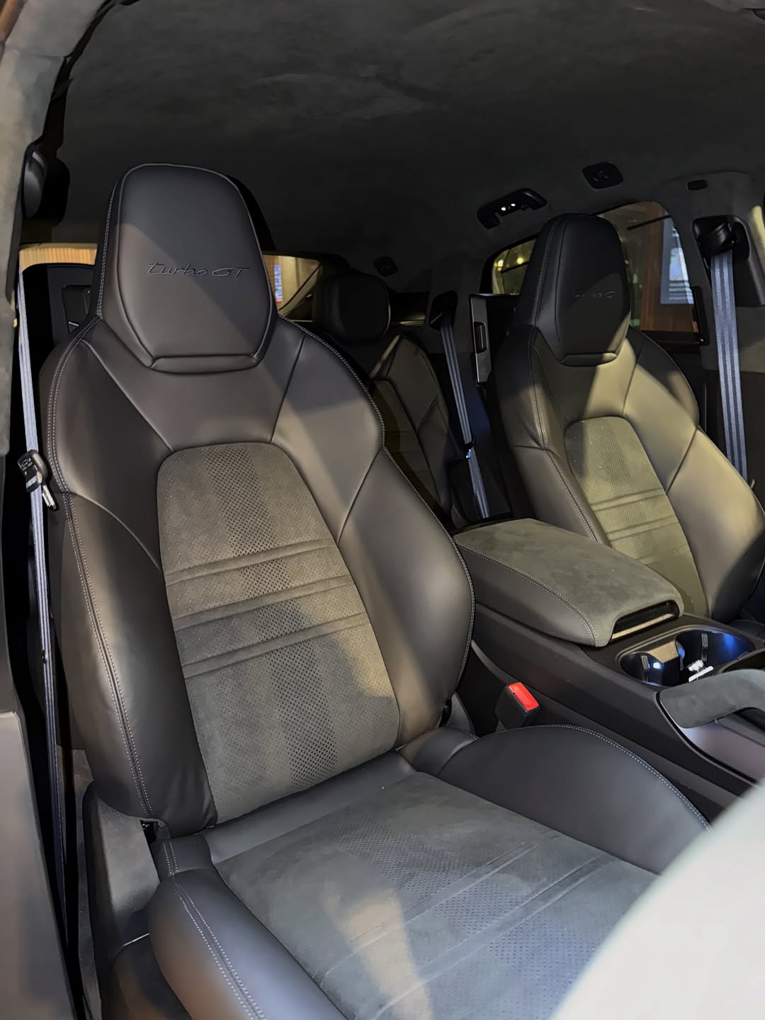 PORSCHE CAYENNE TURBO GT - Imagem 11