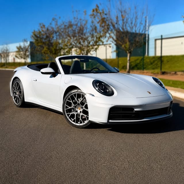 PORSCHE 911 CARRERA CABRIOLET - Imagem 1