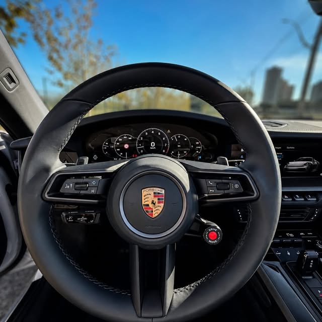 PORSCHE 911 CARRERA CABRIOLET - Imagem 11