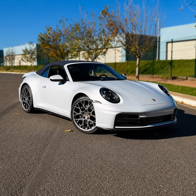 PORSCHE 911 CARRERA CABRIOLET - Imagem 3