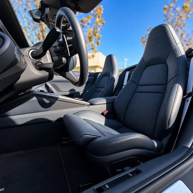 PORSCHE 911 CARRERA CABRIOLET - Imagem 8