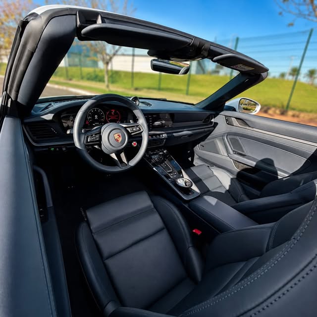 PORSCHE 911 CARRERA CABRIOLET - Imagem 9