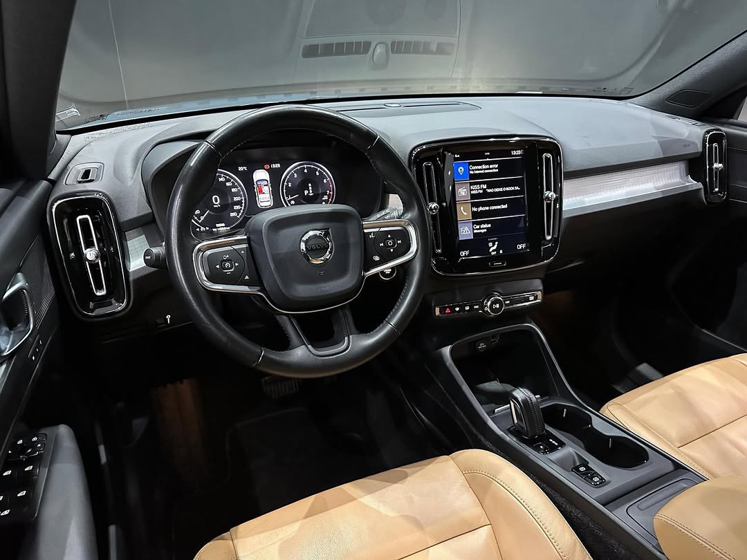 VOLVO XC40 T5 GASOLINA MOMENTUM AWD GEARTRONIC - Imagem 5