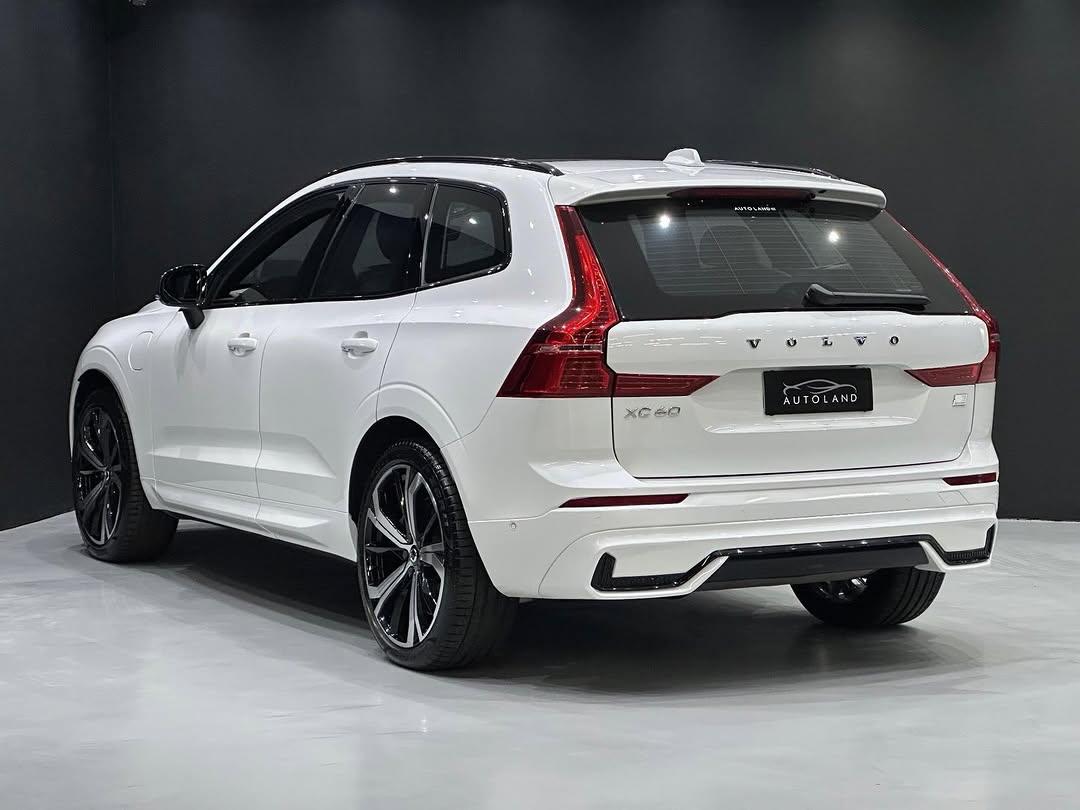 VOLVO XC60 R-DESING - Imagem 2