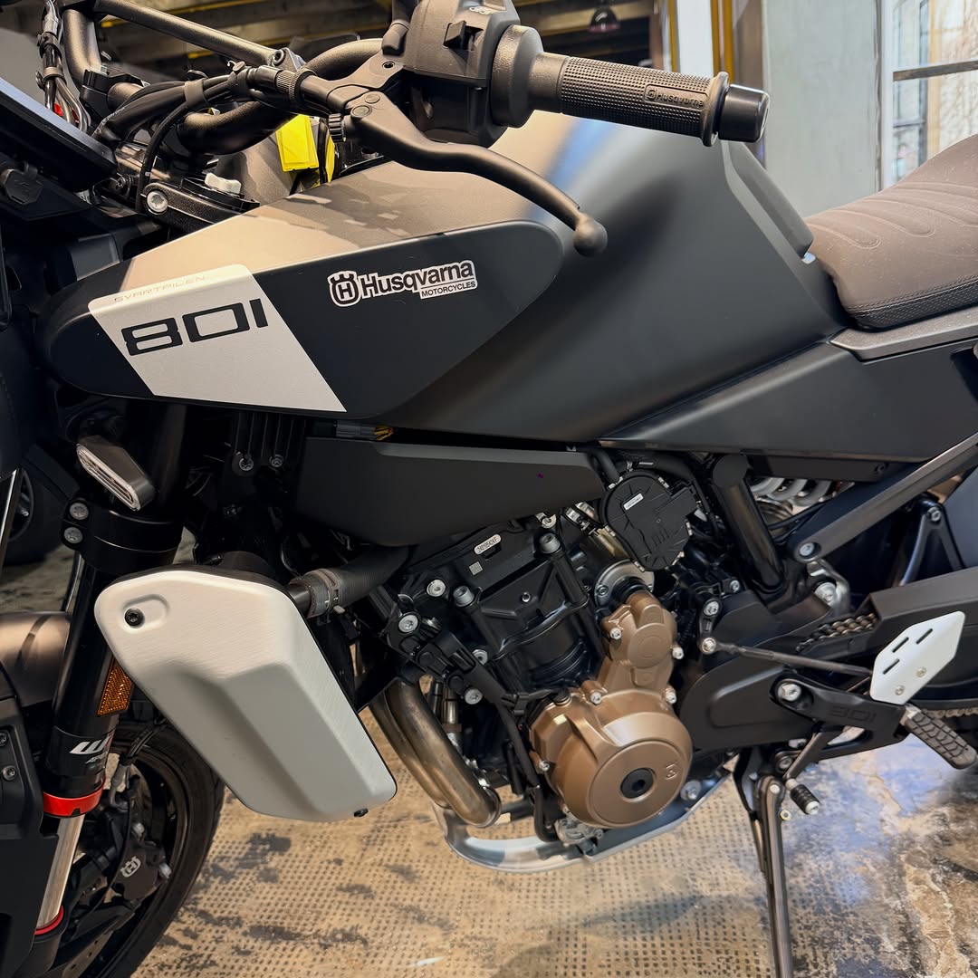 HUSQVARNA SVARTPILEN - Imagem 8