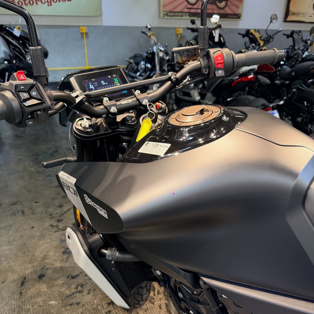 HUSQVARNA SVARTPILEN - Imagem 10