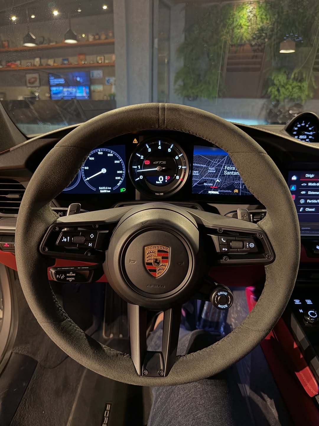 PORSCHE 911 GTS - Imagem 15