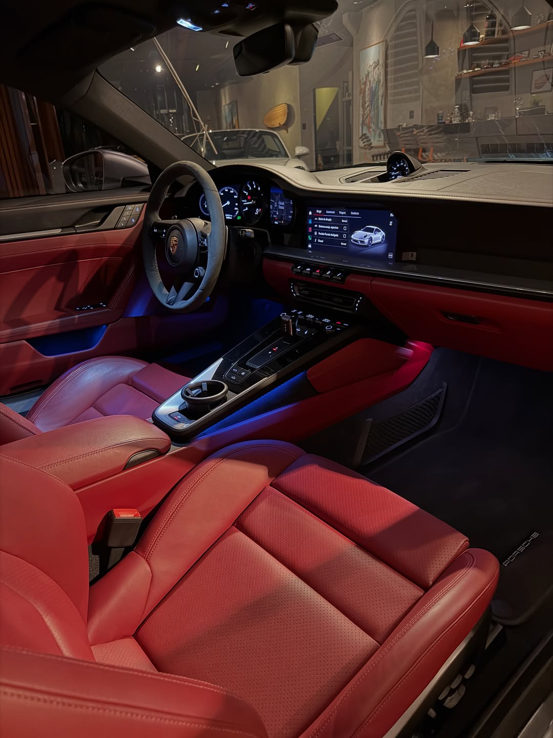 PORSCHE 911 GTS - Imagem 9