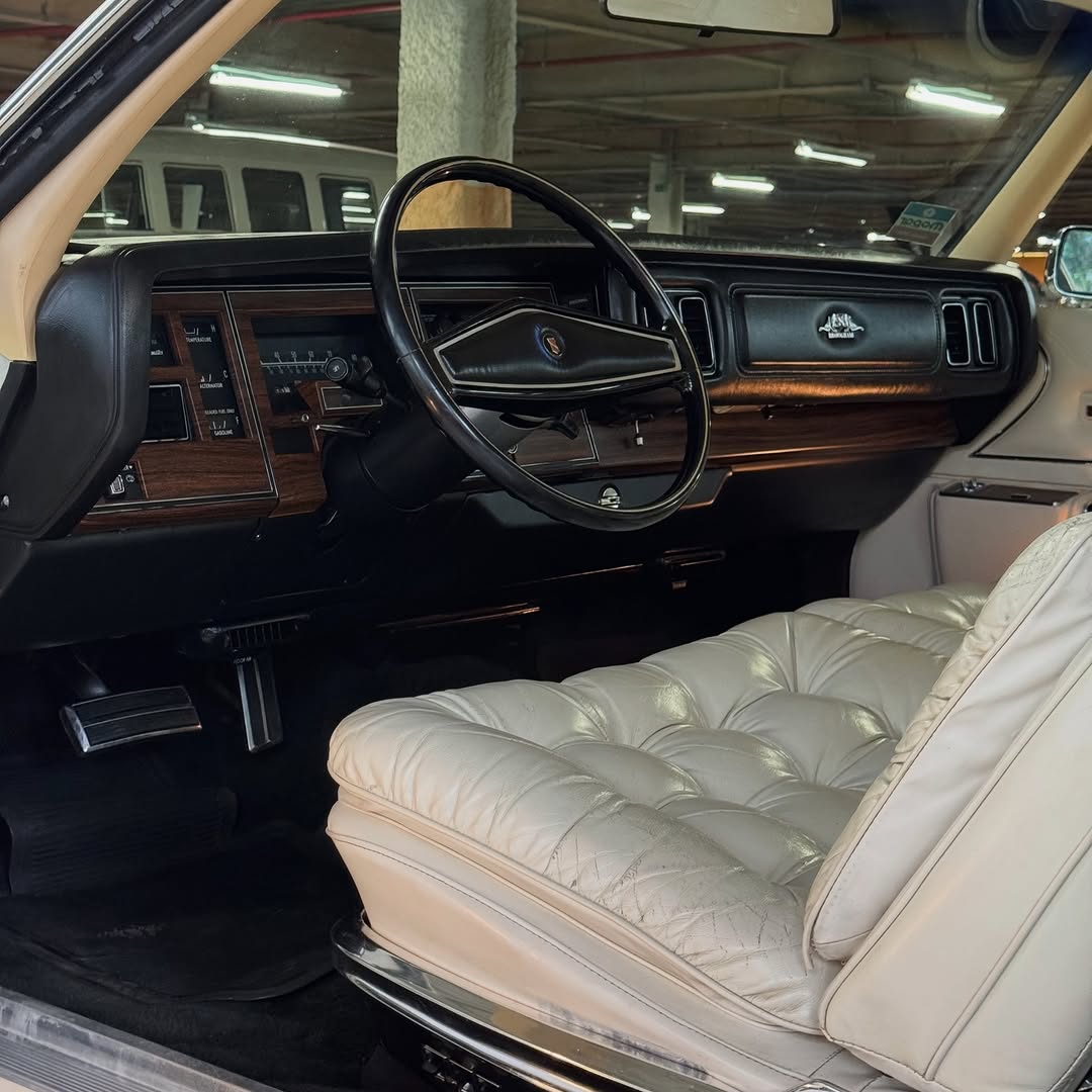 CHRYSLER NEW YORKER BROUGHTAM - Imagem 11
