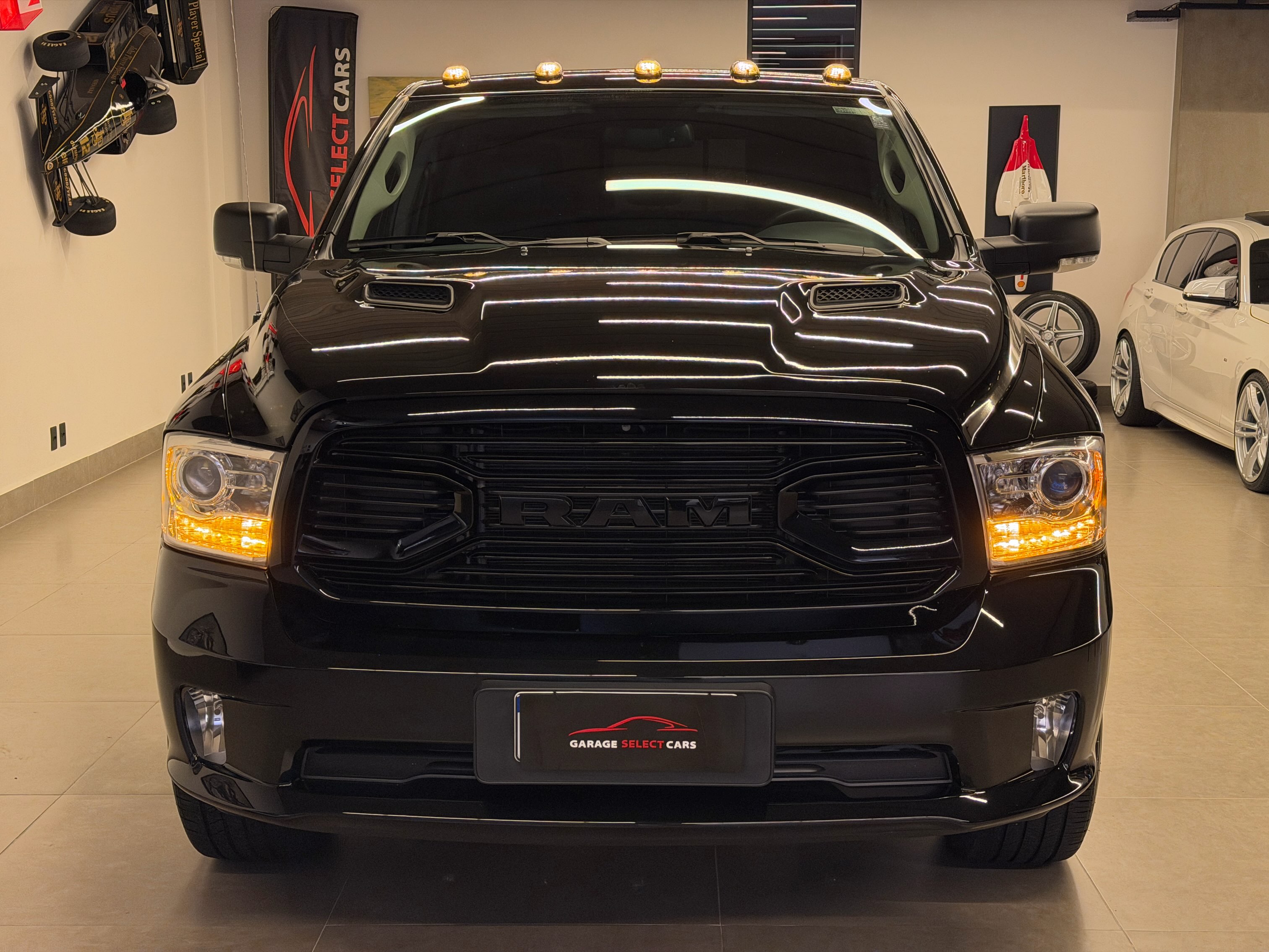 RAM 1500 LARAMIE NIGHT EDITION - Imagem 2