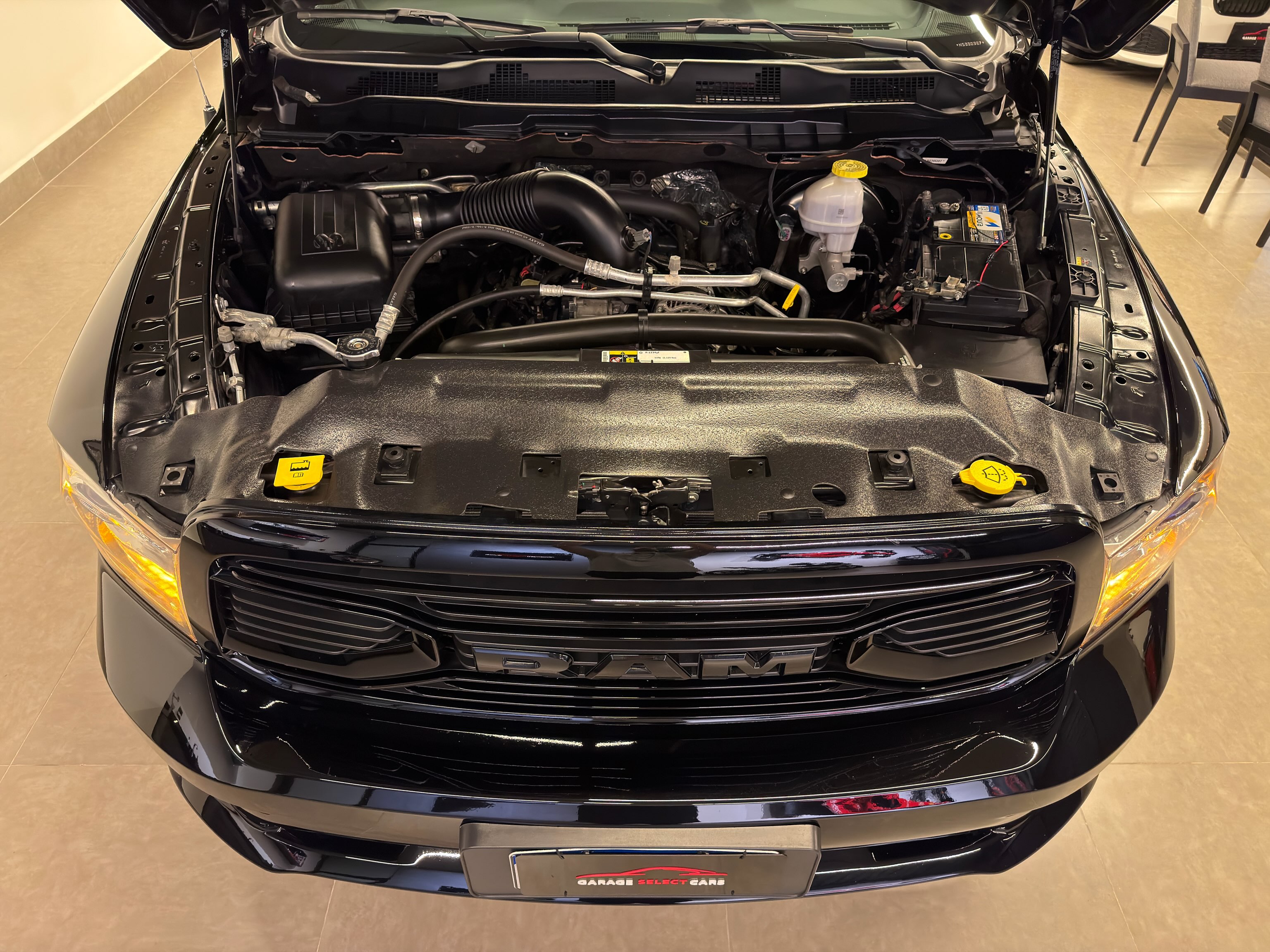 RAM 1500 LARAMIE NIGHT EDITION - Imagem 14