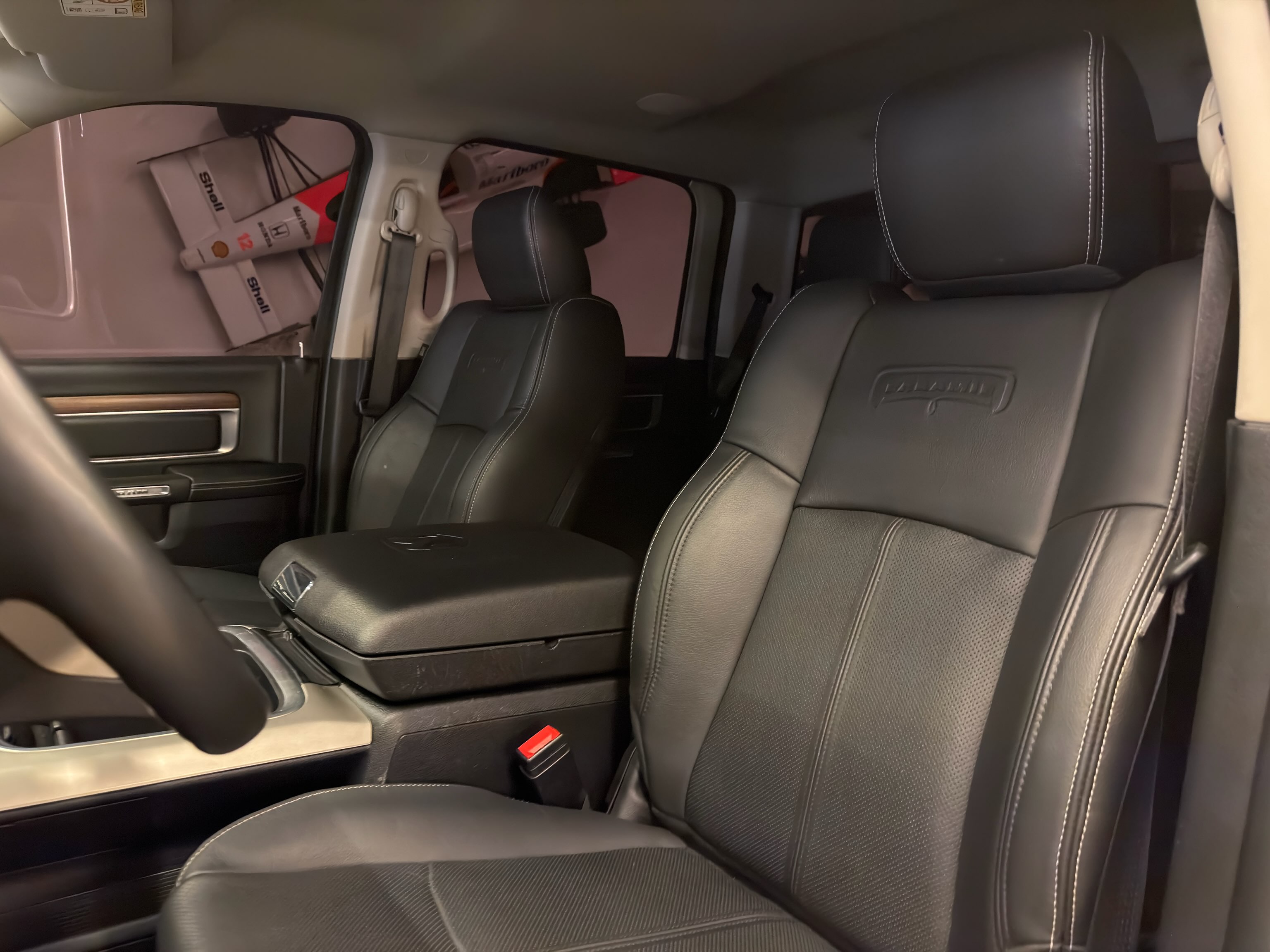 RAM 1500 LARAMIE NIGHT EDITION - Imagem 7