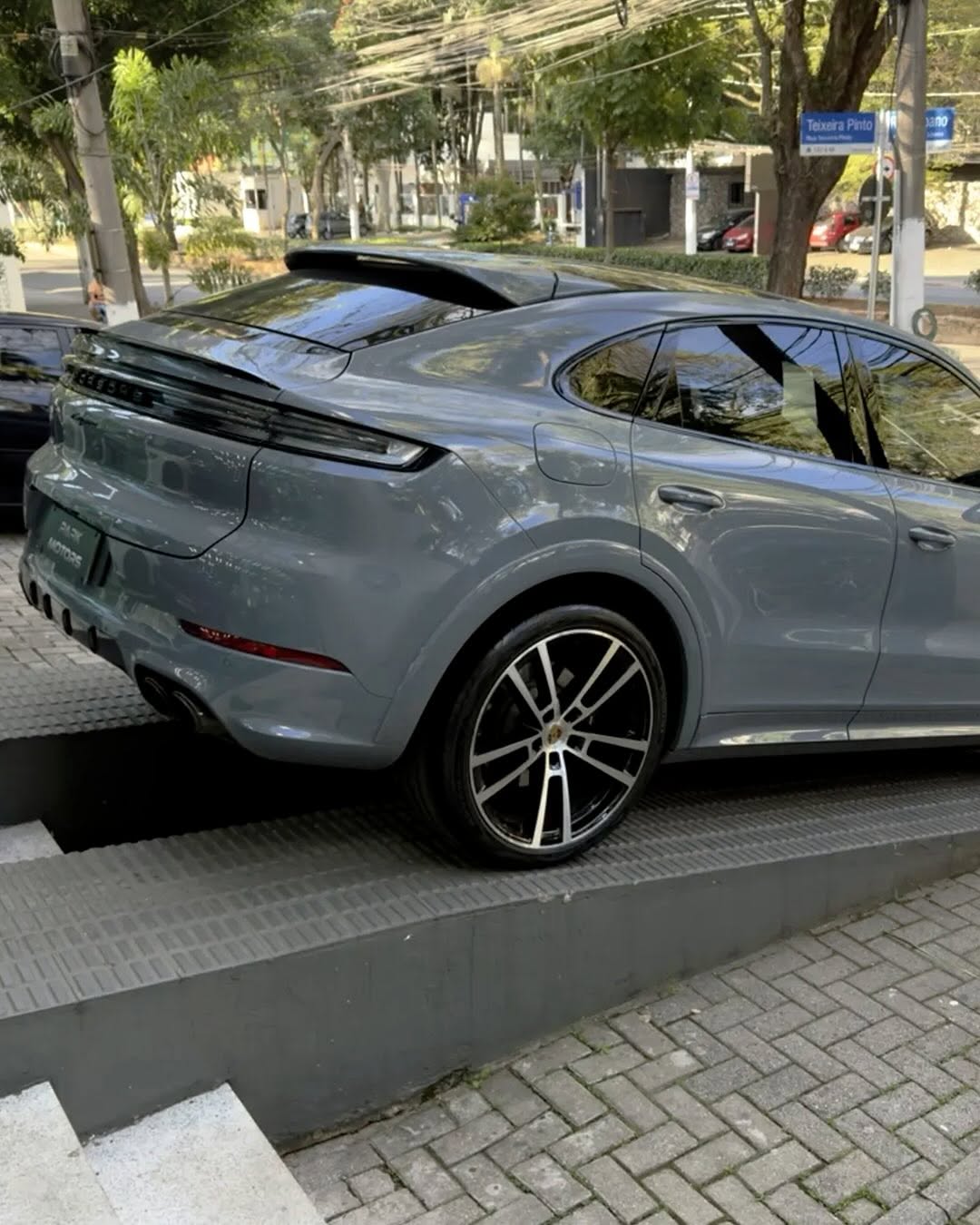 PORSCHE CAYENNE E-HYBRID - Imagem 5