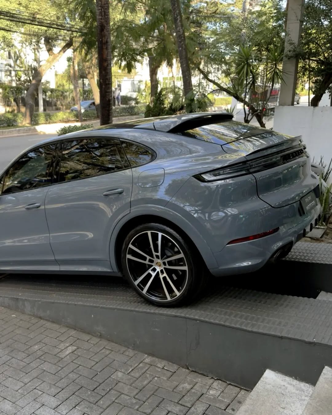 PORSCHE CAYENNE E-HYBRID - Imagem 7