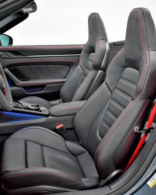 PORSCHE 911 CARRERA GTS - Imagem 6