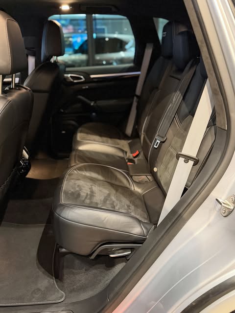 PORSCHE CAYENNE GTS - Imagem 13