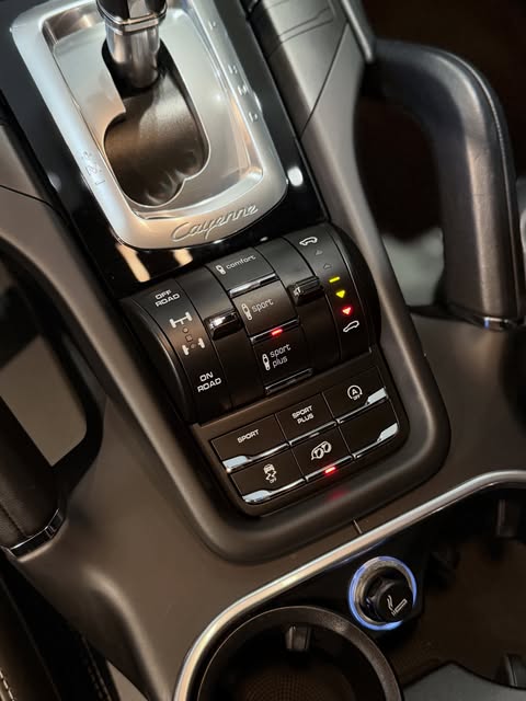 PORSCHE CAYENNE GTS - Imagem 9
