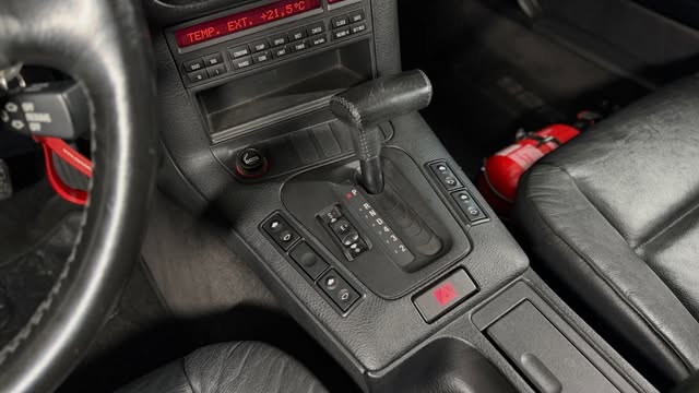 BMW 325I - Imagem 11