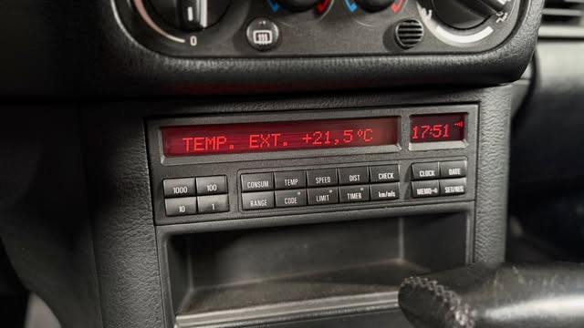 BMW 325I - Imagem 12