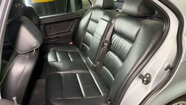 BMW 325I - Imagem 9