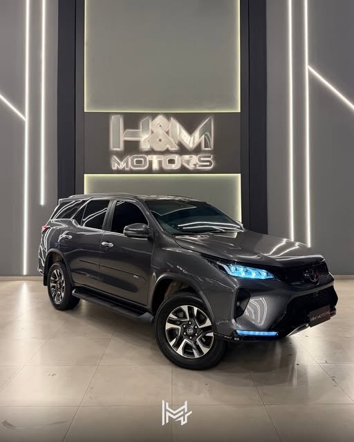 TOYOTA HILUX SW4 DIAMOND - Imagem 1