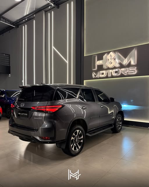 TOYOTA HILUX SW4 DIAMOND - Imagem 2