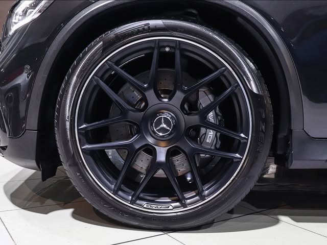 MERCEDES-BENZ GLC 63 AMG - Imagem 6